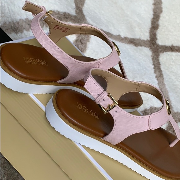 MICHAEL KORS JUDY THONG SAFFIANO POWDER BLUSH - Picture 11 of 16